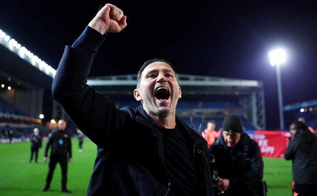  Uğur qazandı, ən yaxşı məşqçi seçildi   