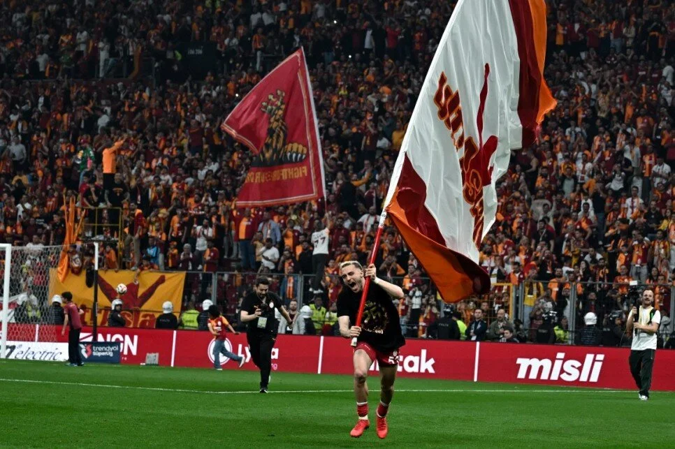    ''Qalatasaray'' ardıcıl 4-cü tarixinin 26-cı çempionluğunu qazandı!